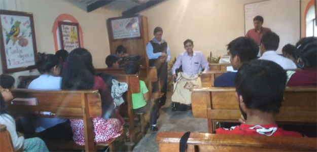 Gonzalo able to
                assemble with the church