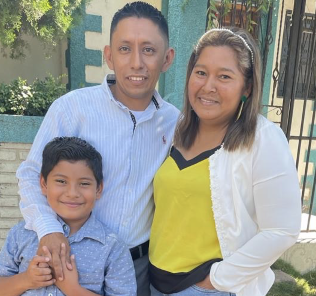 Oscar Cruz Chavarria Diaz and family