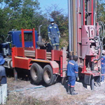 Borehole drilling rig